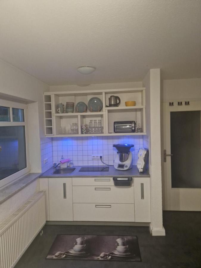 Souterrain-Wohnung Mit Kostenlosem Stellplatz ไลป์ซิก ภายนอก รูปภาพ