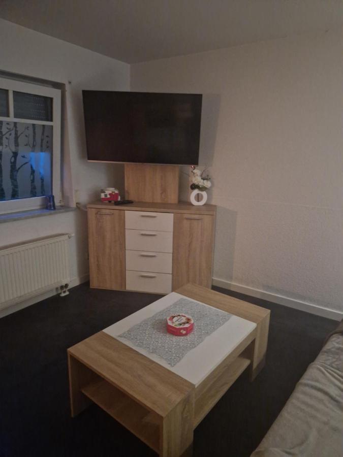 Souterrain-Wohnung Mit Kostenlosem Stellplatz ไลป์ซิก ภายนอก รูปภาพ