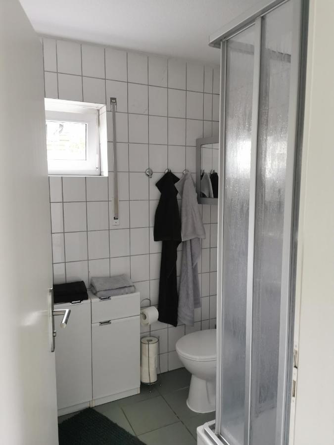 Souterrain-Wohnung Mit Kostenlosem Stellplatz ไลป์ซิก ภายนอก รูปภาพ